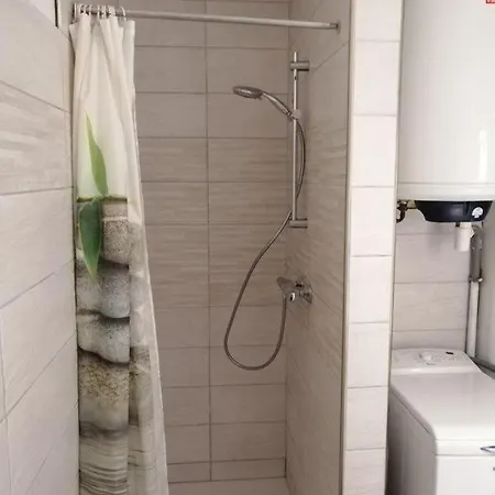 F2 Proche Imperial Et D'albigny Apartament *